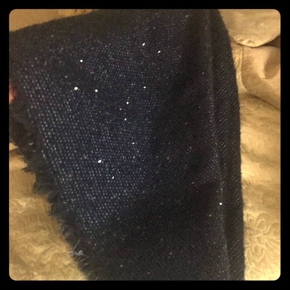Vera wang scarf
